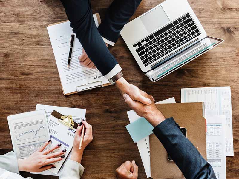 Ngày thứ ba bận rộn công việc